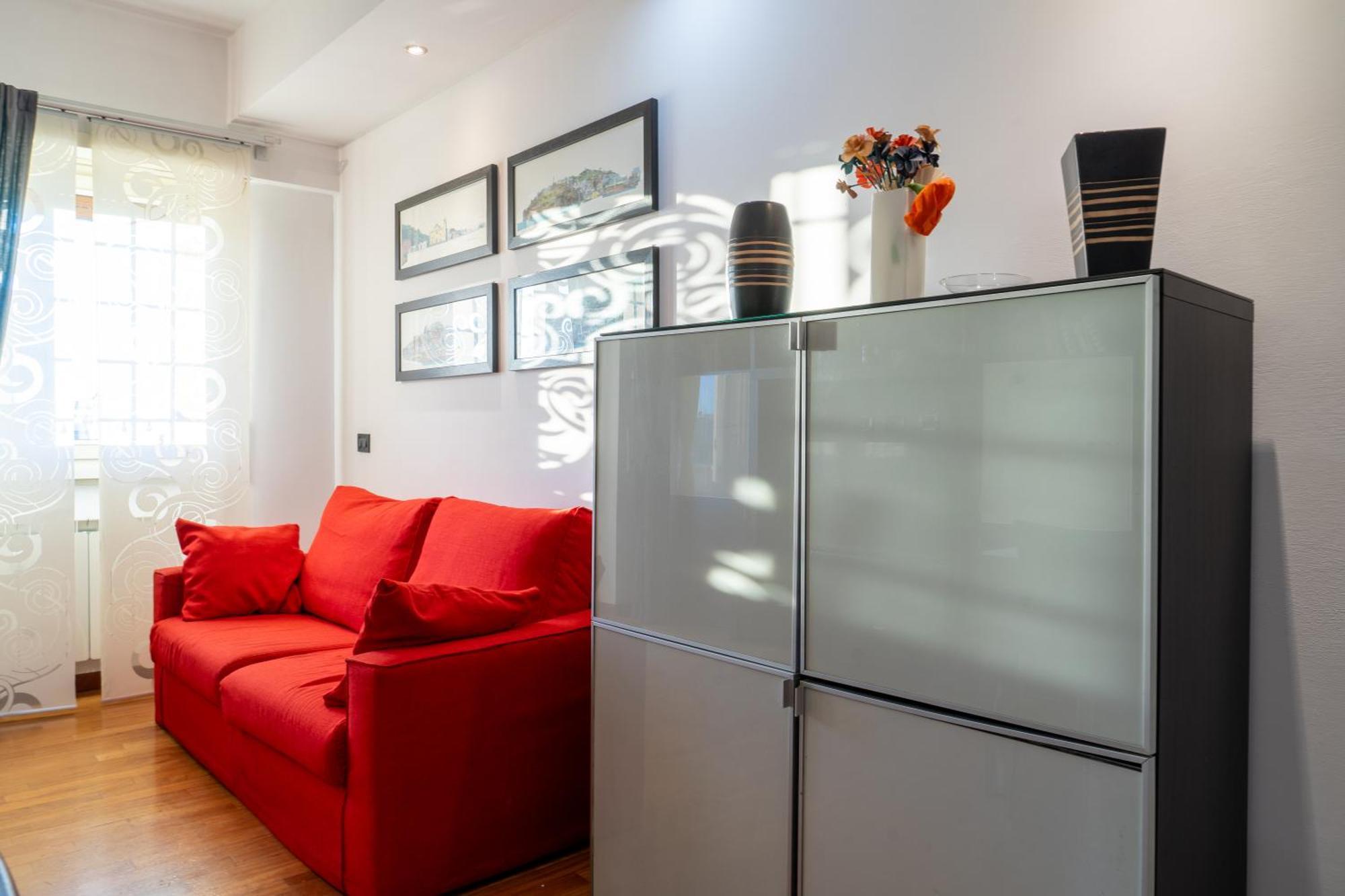Comfortable, Wide And Cozy Apartment Rom